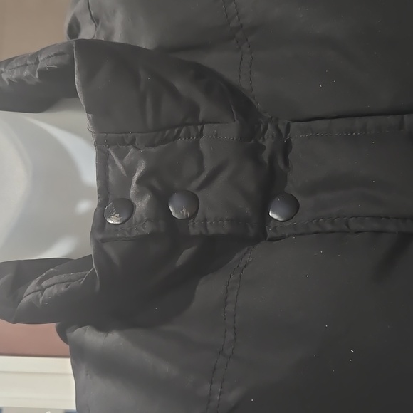 St. John’s Bay Women's Puffer Vest, M - Picture 3 of 9